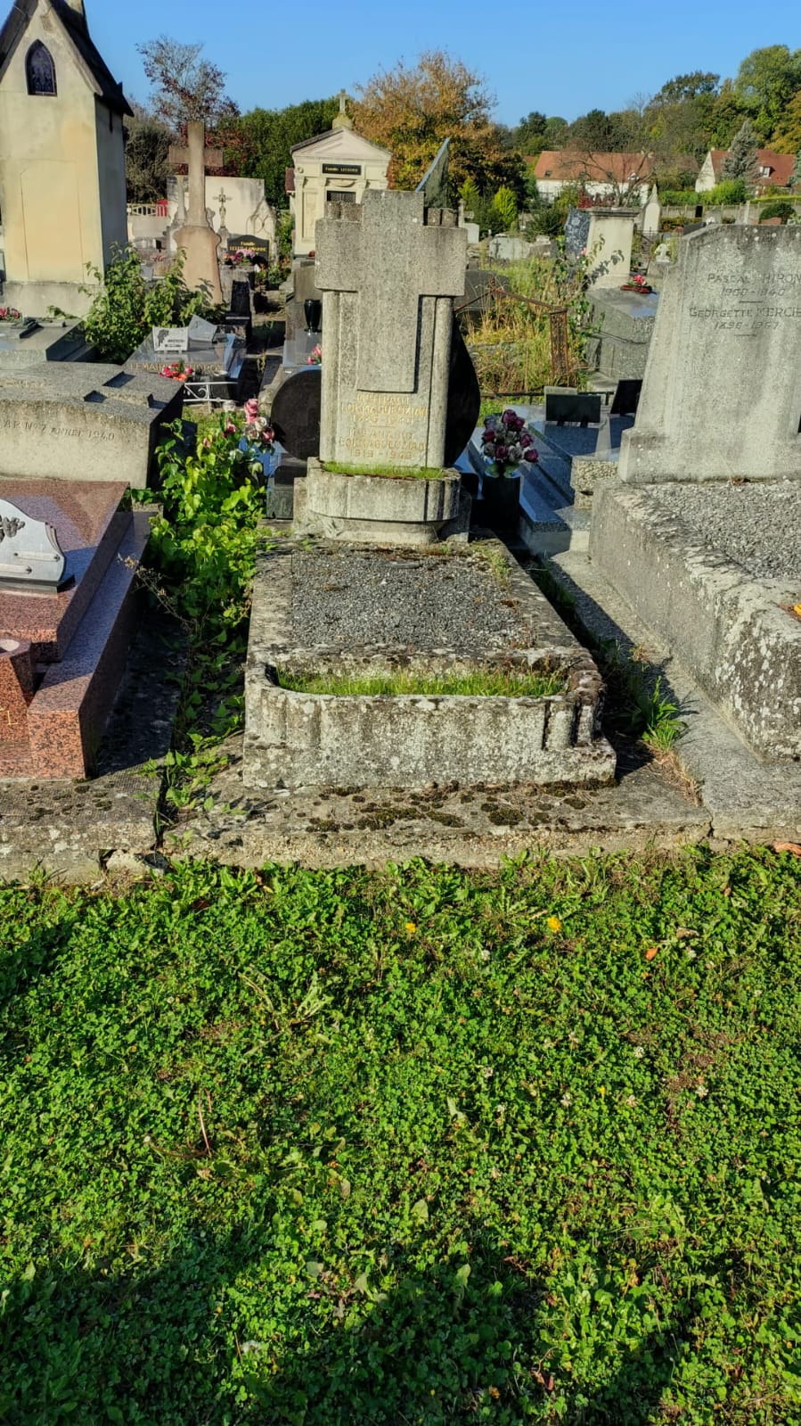 Sépulture avant nettoyage hydropneumatique - Cimetière Pantin 93